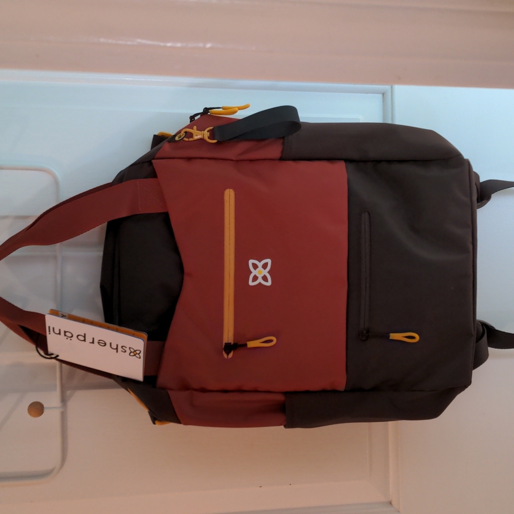 Sherpani Camden V1 Convertible backpack 🎒